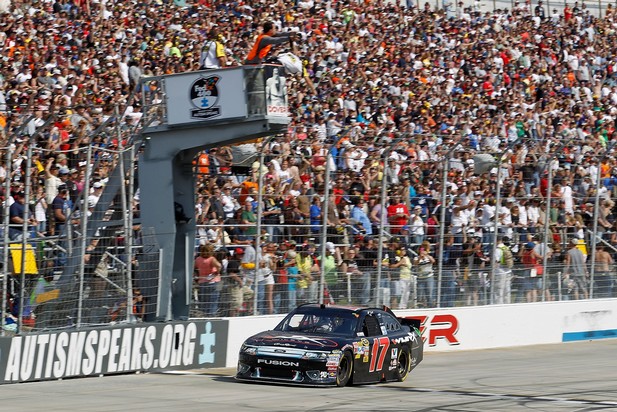 It was a two-tire pit stop that allowed Matt Kenseth to win the FedEx 400 at Dover, his second win of 2011.