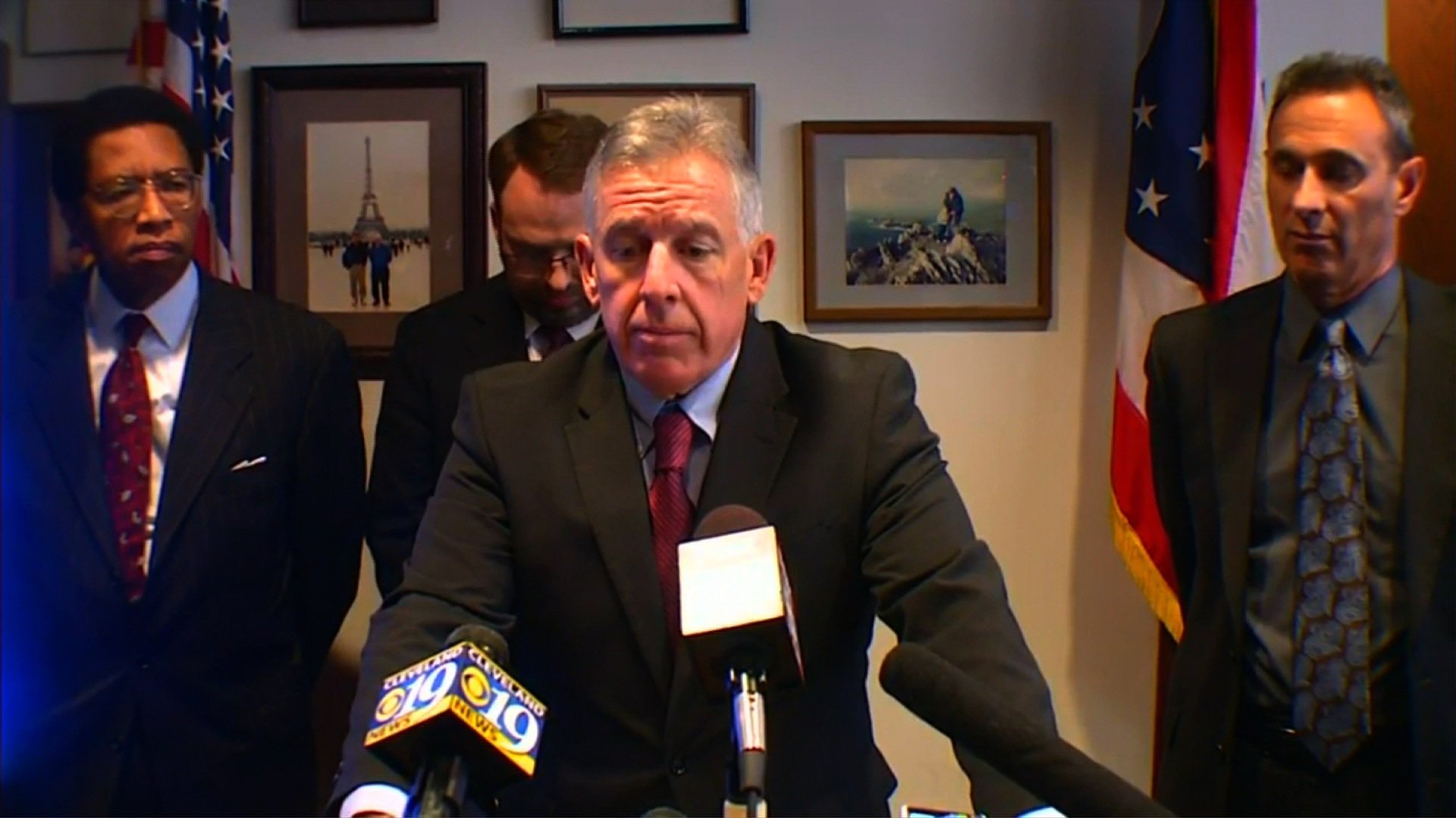 **Embargo: Cleveland-Akron, OH**


Cuyahoga County prosecutor Tim McGinty announces an Ohio grand jury has decided not to return an indictment in the 2014 police shooting death of 12-year-old Tamir Rice.