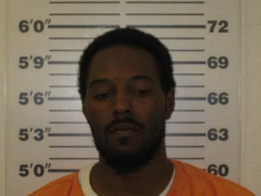 On Sunday, March 27th a robbery suspect escaped from the Chowan County Detention Facility.  Deputies continue to search for Kelvin Singleton, 26.  The escape occurred shortly before 4 pm.