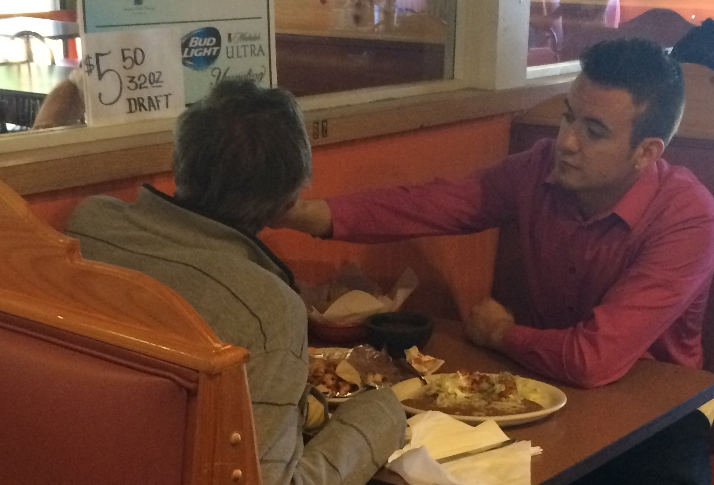 Alex Ruiz, a server at Cinco de Mayo restaurant in Douglasville, Georgia, went above and beyond his job — to feed a man without hands.