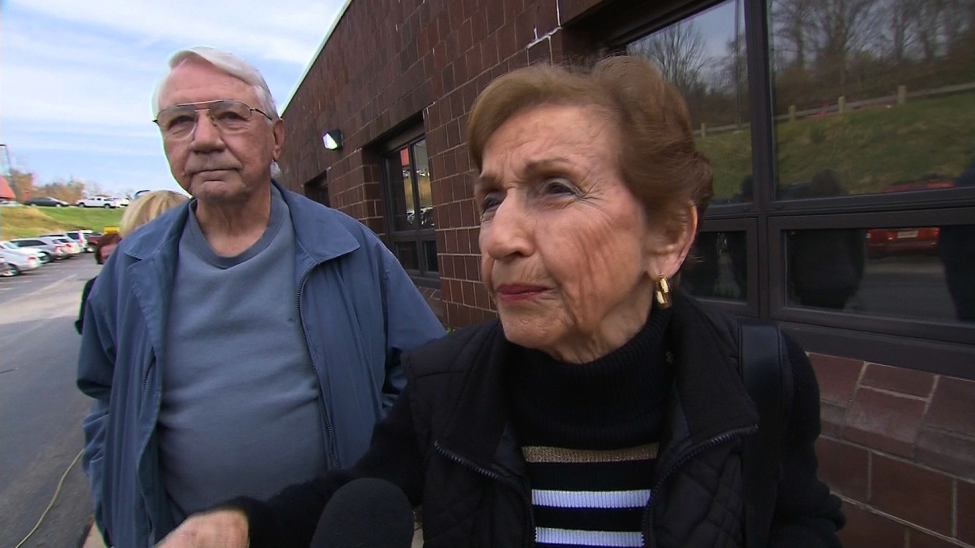 In Washington County, just south of Pittsburgh, Pennsylvania an elderly couple has agreed on a lot of things during their 37-year marriage. The wife, Jackis Krachala is supporting Donald Trump and the husband Bill is voting for Hillary Clinton.