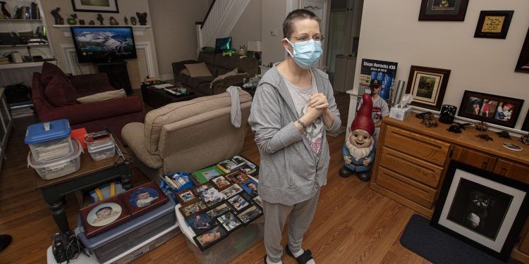 Stacey Horrocks is one of thousands of Pennsylvania tenants still waiting for rent relief.

JOSE F. MORENO / Philadelphia Inquirer