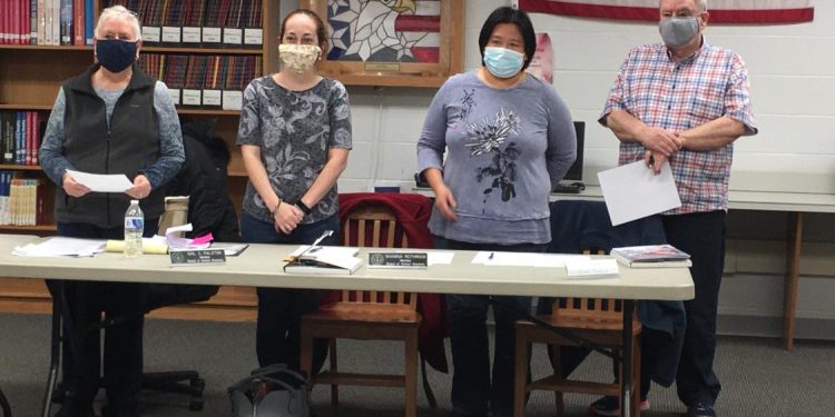 Pictured are Mary Anne Jackson, Shawna Rothrock, Kate Wood and Greg Clarke. (Photo by GANT News Editor Jessica Shirey)