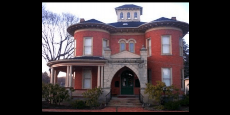 (Kerr House Museum). Jessica Shirey