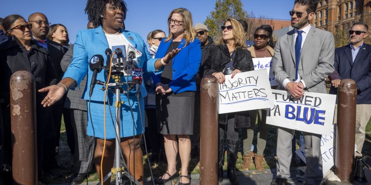 Pennsylvania House Democratic Leader Joanna McClinton speaks at a news conference at Independence Hall in Philadelphia to the discuss the 2022 midterm election results.  Alejandro A. Alvarez / Philadelphia Inquirer