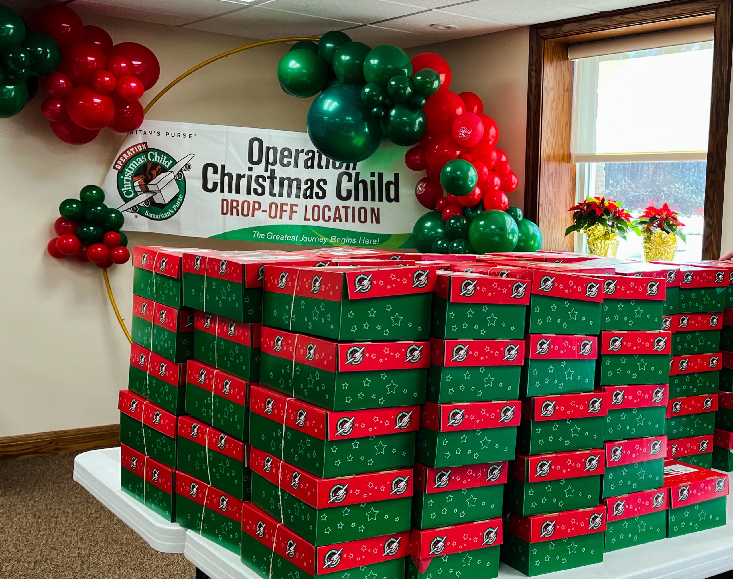 Child Christmas Samaritan's Purse Charitable organization, kid-pointing,  png | PNGWing