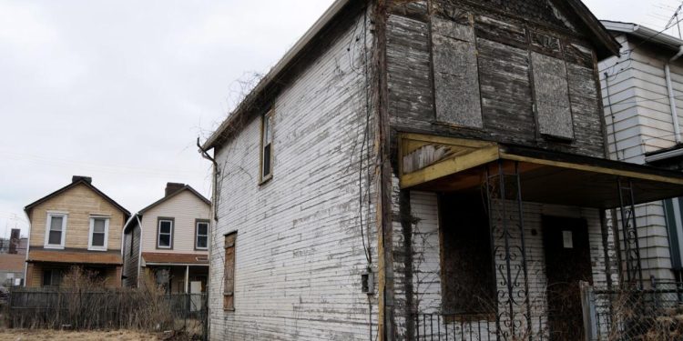 A decrepit house is seen in an undated photo taken in Braddock, Pennsylvania.

Frontpage | Shutterstock