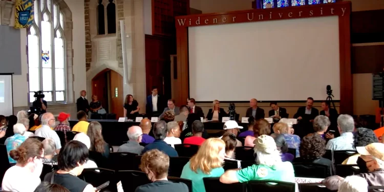 Chester residents gather at Widener University to attend the Philadelphia LNG Task Force meeting on August 22, 2023.

Anthony Hennen | The Center Square