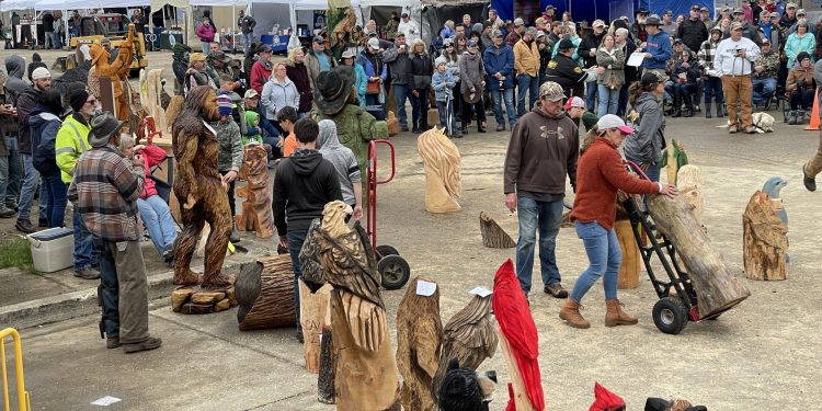 Chainsaw Carvers Rendezvous (Event page).