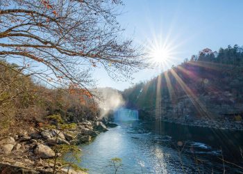 Cumberland Falls is about an hour away from Bell County in Kentucky, where a hydropower facility is planned for an old coal mining site.

Rafik Wahba | Unsplash