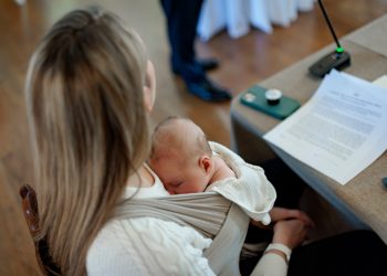 First Lady Lori Shapiro, in partnership with CODE PA, participates in a listening session with new moms.Commonwealth Media Services