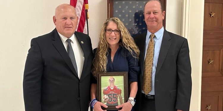 Rep. Thompson with Evelyn and Jim Piazza, parents of Tim Piazza.